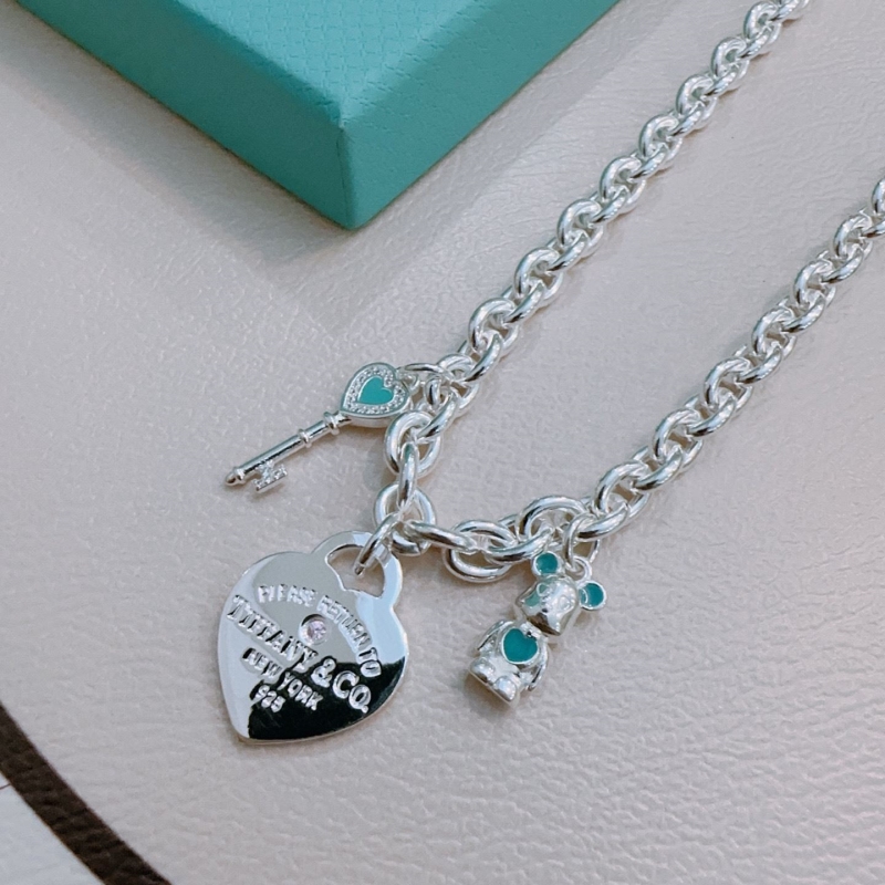 T*f*ny necklaces